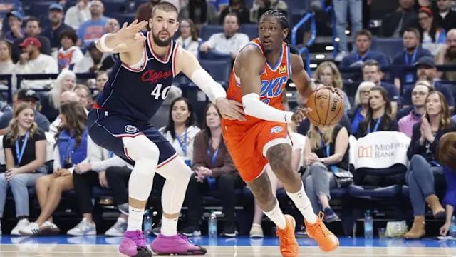 开云权威入口-1.96米小前锋站五号位，杰伦早就习惯这种“疯狂”