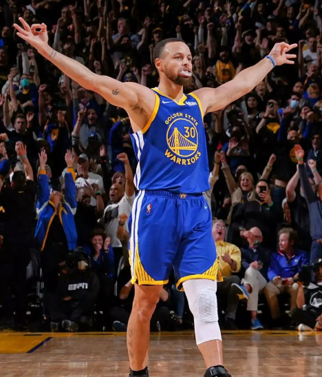 开云综合服务-NBA球衣销量公布！库里断崖第一，黑马第三，詹姆斯大幅下滑|斯蒂芬·库里|杰伦·布伦森|文班亚马|卢卡-东契奇|达拉斯独行侠队_新浪体育_新浪新闻